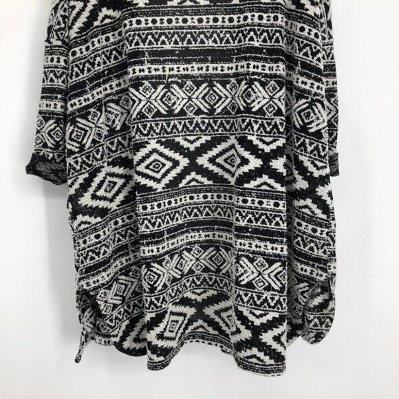 Urban Outfitters Ecote Black &White Tribal Patterned 3/4 sleeve Cardigan size S - Picture 10 of 12